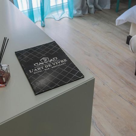 "L'Art De Vivre" Resort Korce Ngoại thất bức ảnh