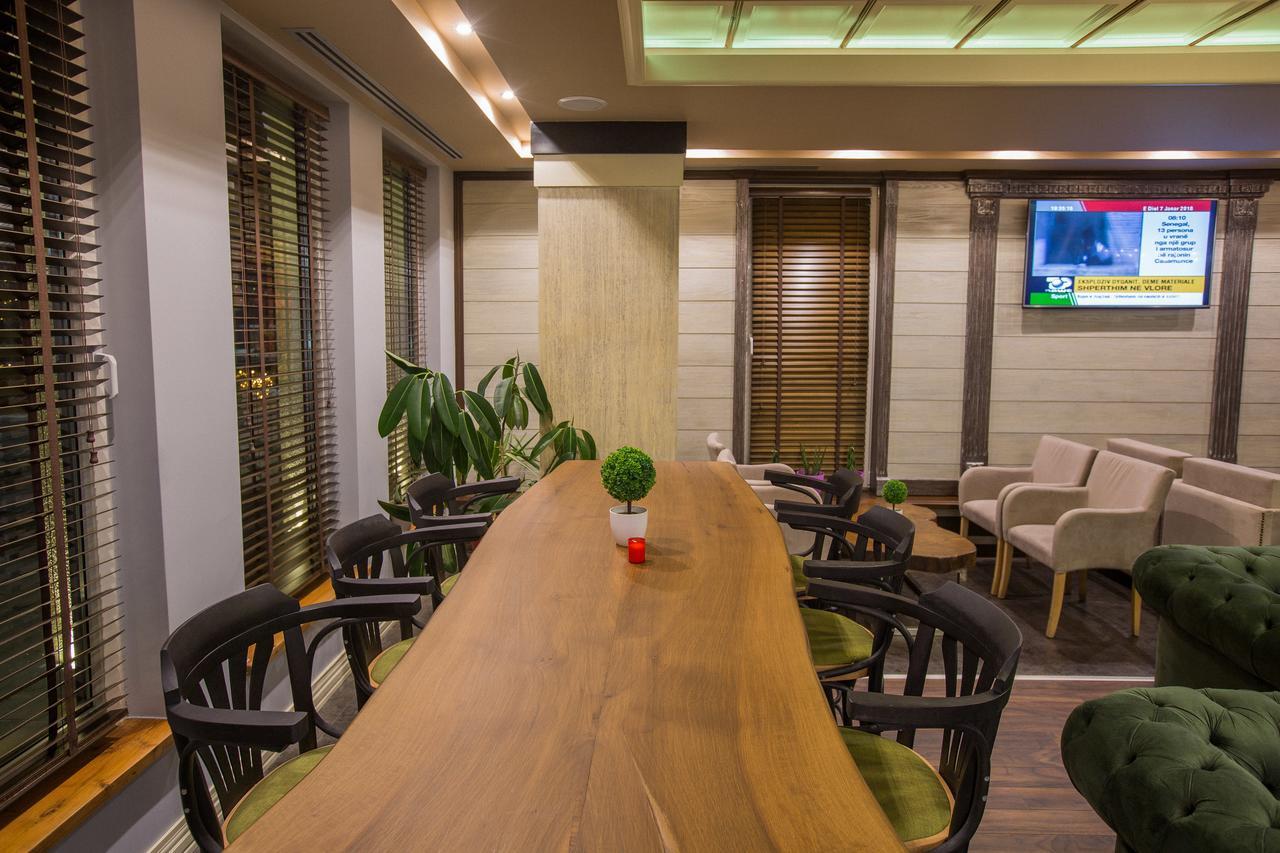 "L'Art De Vivre" Resort Korce Phòng bức ảnh