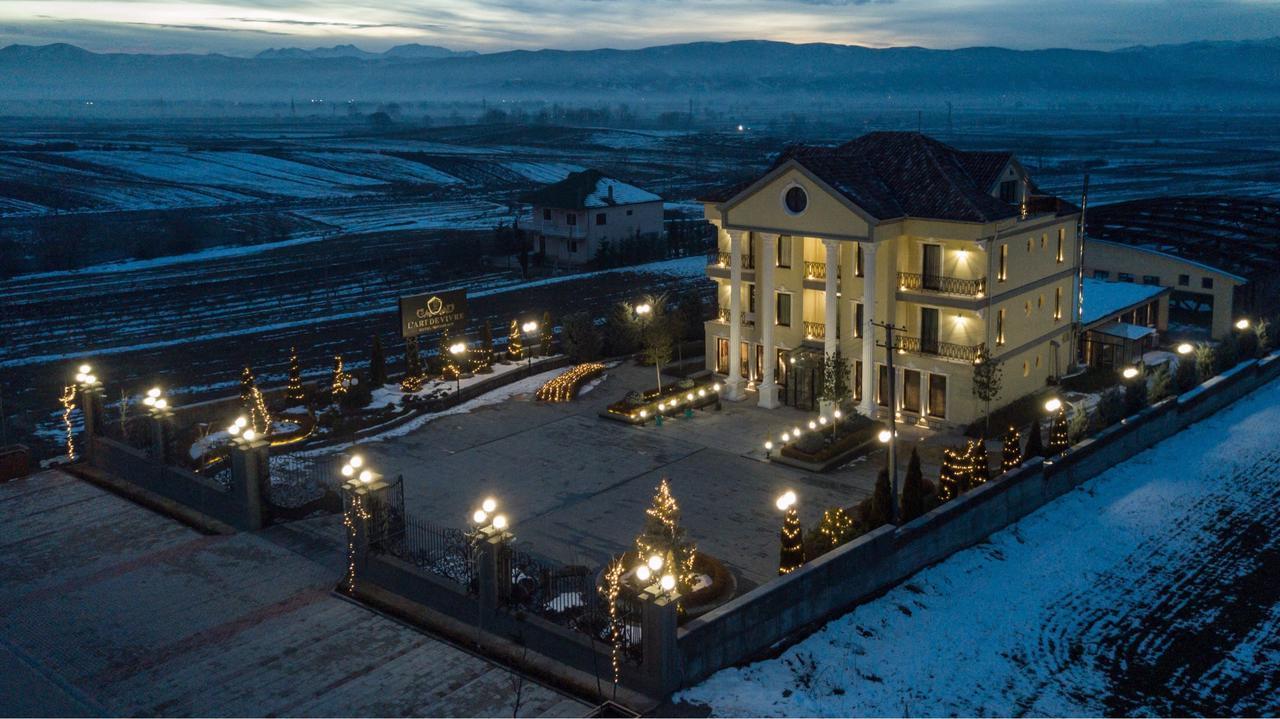 "L'Art De Vivre" Resort Korce Ngoại thất bức ảnh