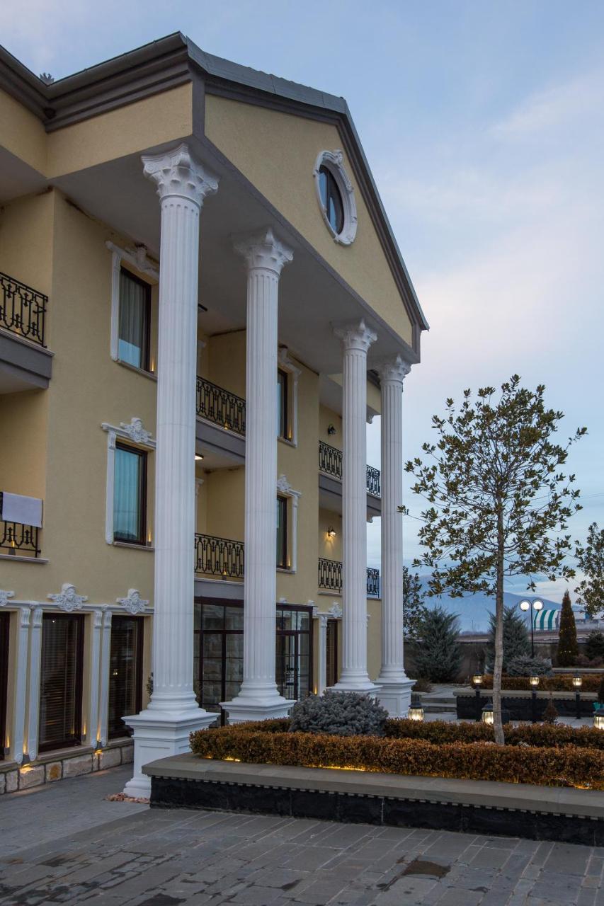 "L'Art De Vivre" Resort Korce Ngoại thất bức ảnh